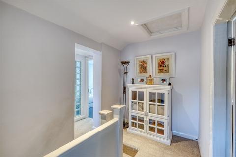 43 Hallow Road, Worcester, WR2 6BX