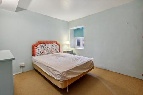 3 bedroom apartment for sale, Cormont Road, London, SE5