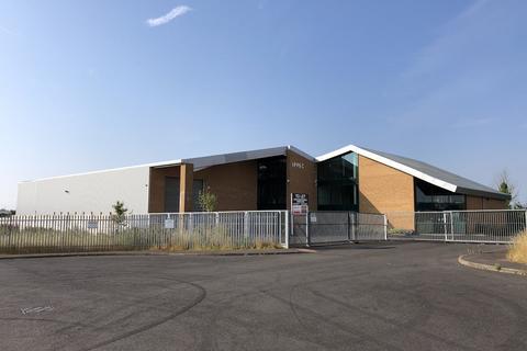 Industrial unit to rent, 21 Buntsford Drive, Bromsgrove, Worcestershire, B60 3AJ