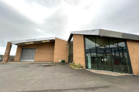 Industrial unit to rent, 21 Buntsford Drive, Bromsgrove, Worcestershire, B60 3AJ