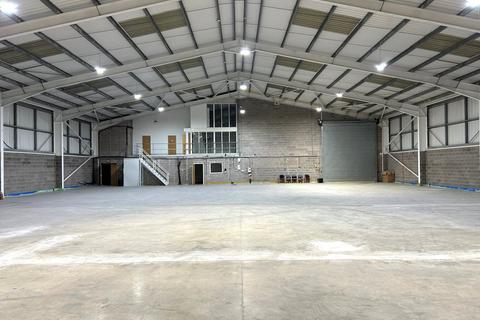 Industrial unit to rent, 21 Buntsford Drive, Bromsgrove, Worcestershire, B60 3AJ