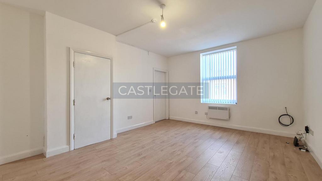 Flat 1, 33 Blacker Road, Huddersfield, HD1 5 HU (6)