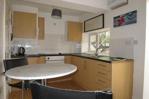 4 bedroom house share to rent - Churchview Court, North Road