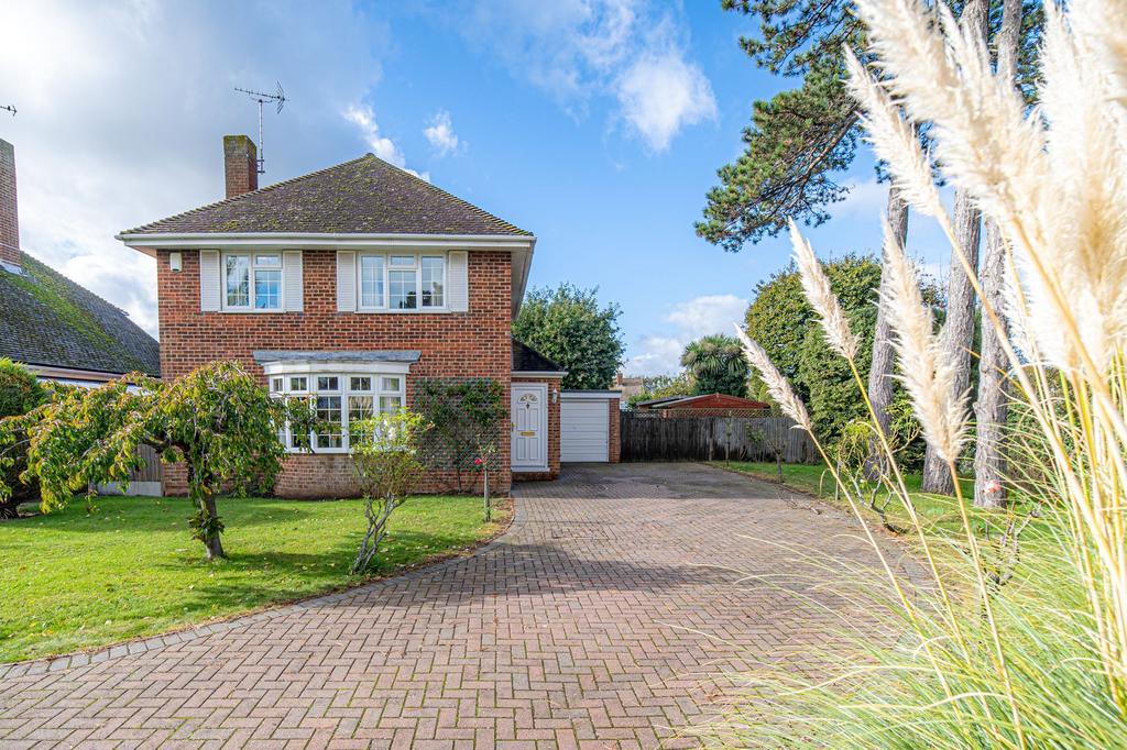 Birkdale Gardens, Herne Bay, CT6 4 bed detached house for sale £535,000