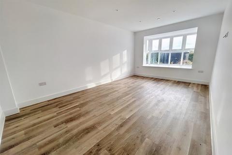3 bedroom end of terrace house for sale - East Stoke