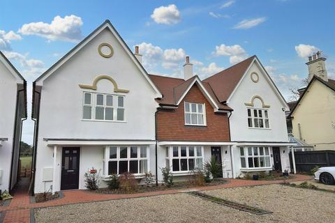 3 bedroom end of terrace house for sale, East Stoke