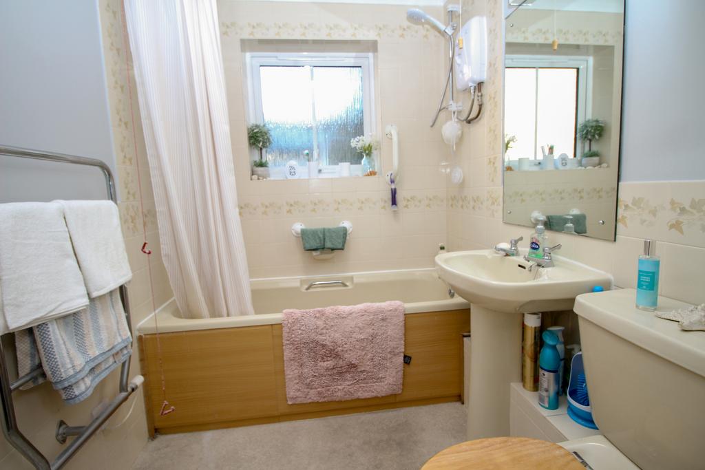 Ground floor bathroom