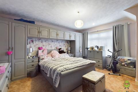28 Thornton Road, Bromley, BR1 5AP