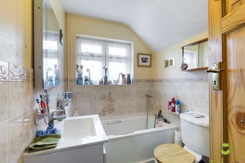 28 Thornton Road, Bromley, BR1 5AP