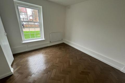 2 bedroom apartment to rent - Baker Street, Enfield