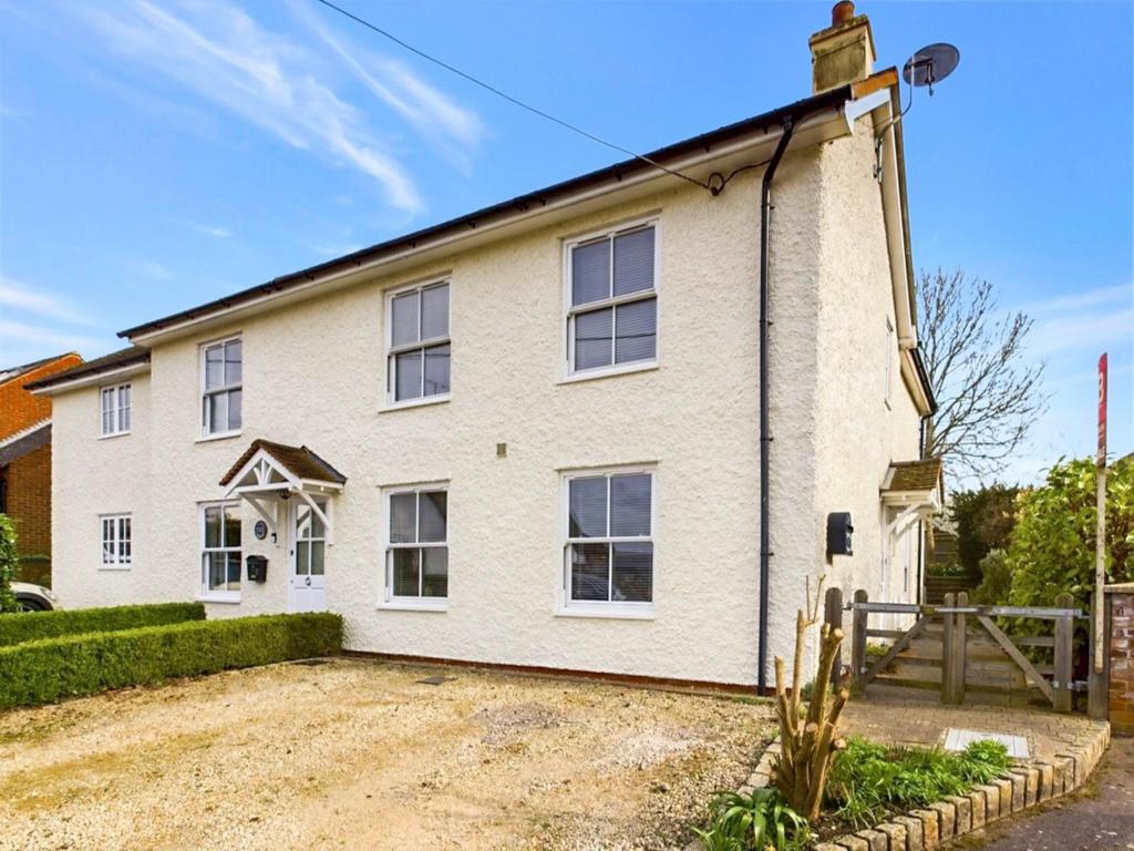 Kingston Blount 3 bed semidetached house for sale £585,000