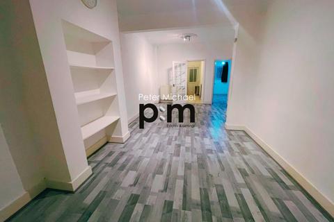 3 bedroom terraced house to rent, Sandyhill Road, London