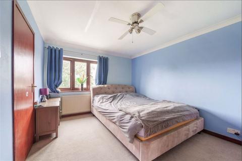 2 bedroom end of terrace house for sale - 67 Hilliard Road, Northwood, Middlesex, HA6 1SJ