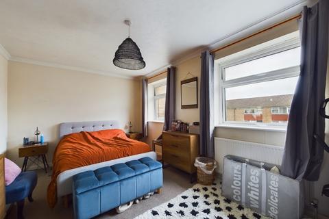 2 bedroom maisonette for sale - York Close, Horsham