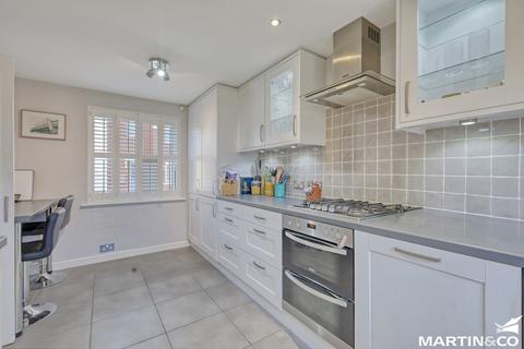 14 Cowdrie Way, Springfield, Chelmsford, CM2 6GL