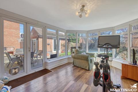 14 Cowdrie Way, Springfield, Chelmsford, CM2 6GL