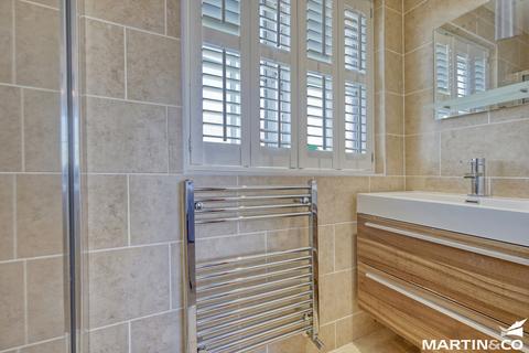 14 Cowdrie Way, Springfield, Chelmsford, CM2 6GL
