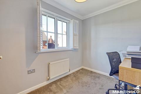 14 Cowdrie Way, Springfield, Chelmsford, CM2 6GL