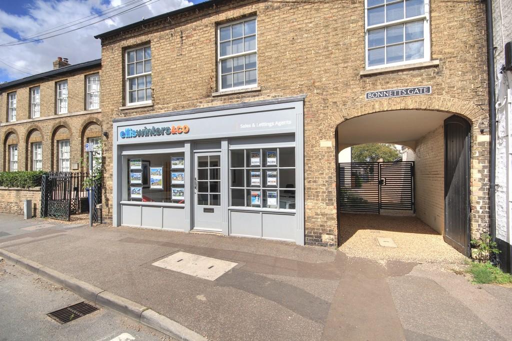 High Street, Somersham Property to rent £800 pcm (£185 pw)