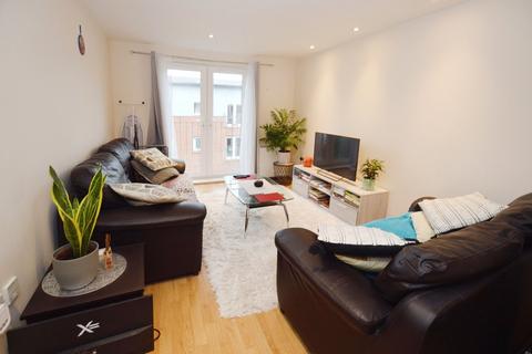 2 bedroom flat for sale, Platt House, Elmira Way, Salford Quays, Greater Manchester, M5