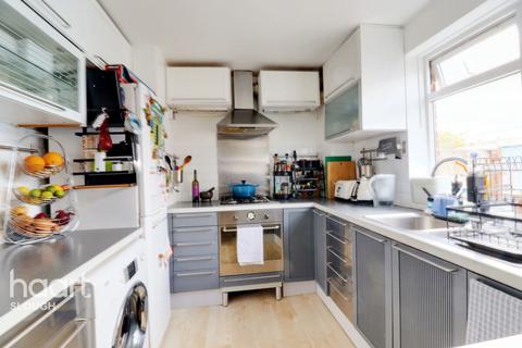 48 Maryside, Slough, SL3 7ET
