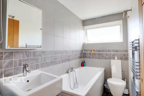 48 Maryside, Slough, SL3 7ET