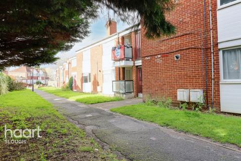 48 Maryside, Slough, SL3 7ET