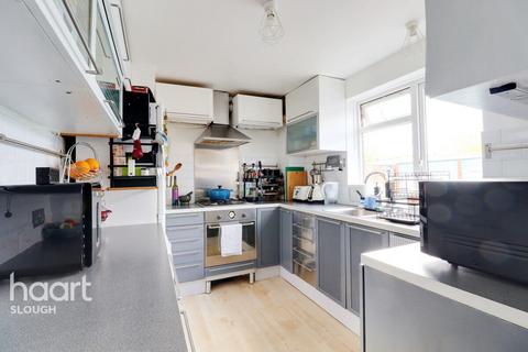 48 Maryside, Slough, SL3 7ET