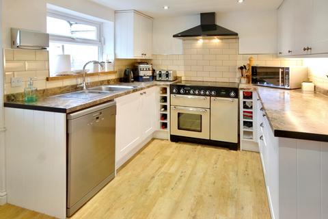 4 bedroom house for sale, Donington-on-Bain, LN11 9TJ