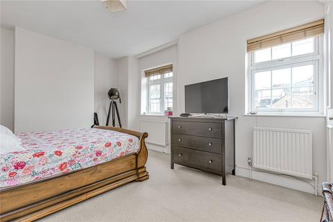 4 bedroom terraced house to rent, Broughton Road, Fulham, London