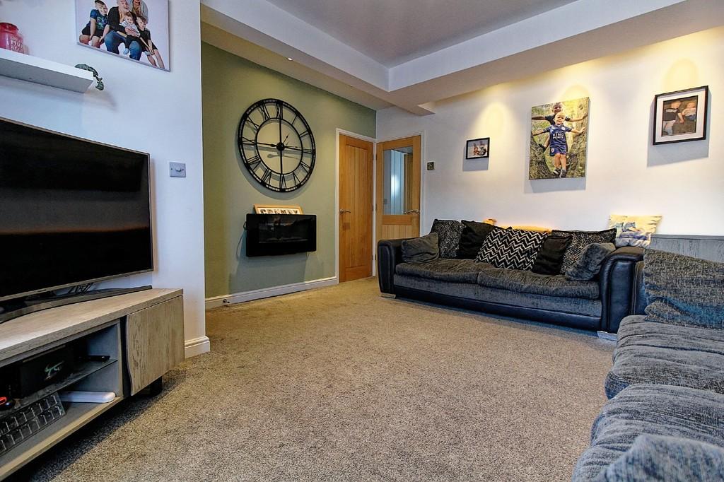 Estoril Avenue, Wigston 3 bed terraced house for sale £259,950
