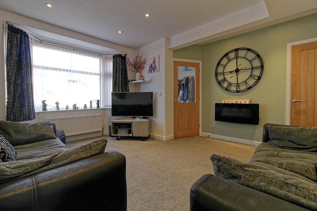 Estoril Avenue, Wigston 3 bed terraced house for sale £259,950