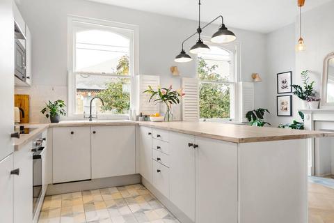 3 bedroom terraced house to rent - Chaldon Road, Fulham, London, SW6