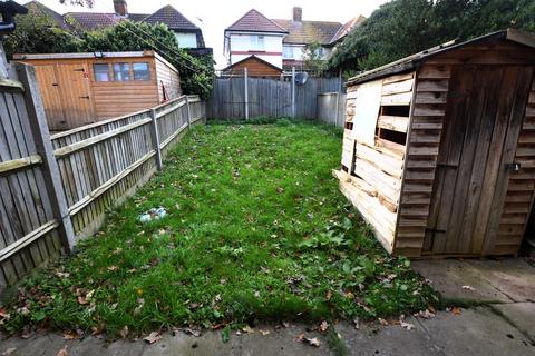 2 bedroom terraced house for sale, Dormers Rise, Southall