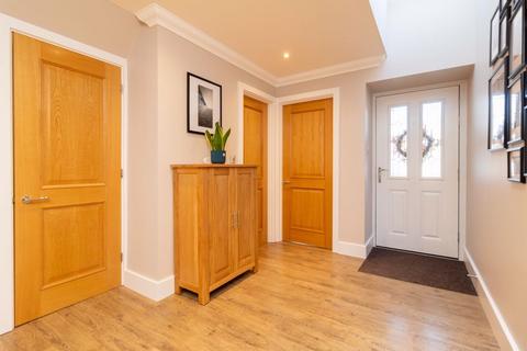 222 Farleigh Road, Warlingham, CR6 9EE