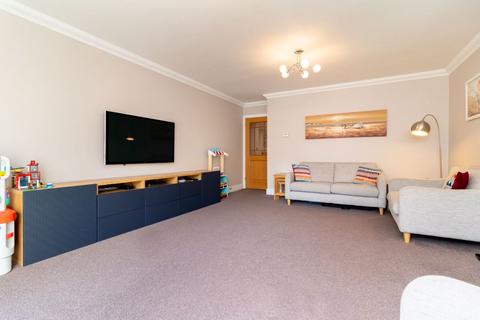 222 Farleigh Road, Warlingham, CR6 9EE