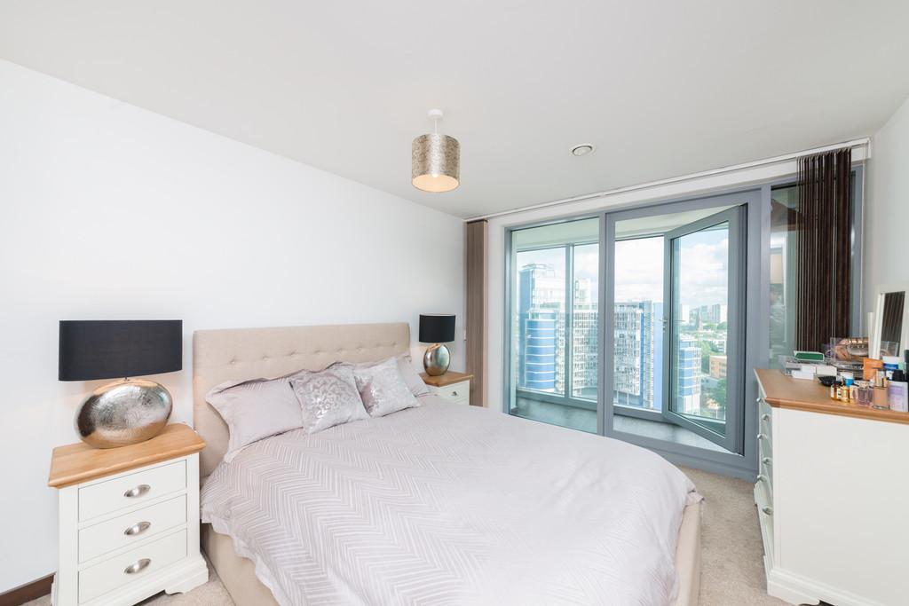 Bedroom &amp; Access to Wintergarden