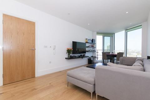 2 bedroom flat to rent, Ensign House, London SW18