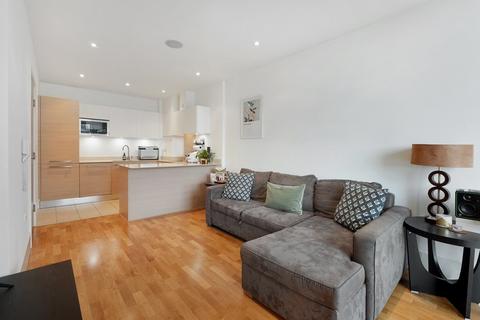 1 bedroom apartment to rent, Ensign House, Juniper Drive SW18