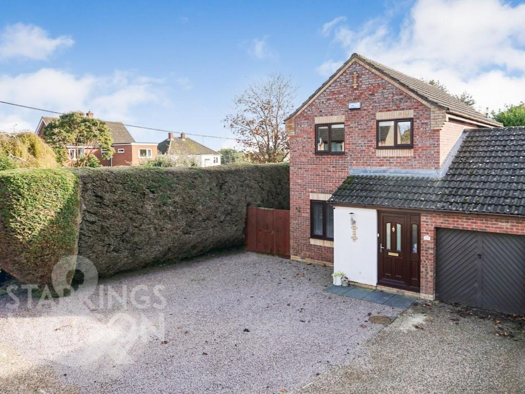 Spruce Crescent, Poringland, Norwich 3 bed link detached house for sale