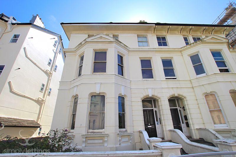 St. Aubyns, Hove 1 bed flat to rent £1,250 pcm (£288 pw)