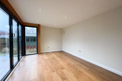 6 Cheddleton Heath Road, Leek, ST13 7DX