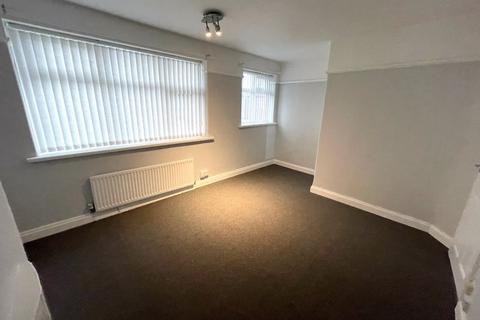 3 bedroom terraced house to rent, Deepdale Drive, Manchester