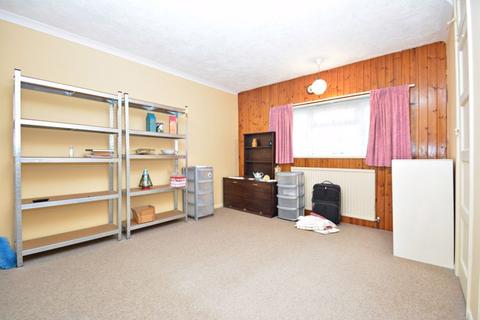 28 Harps Avenue, Minster On Sea, Sheerness, ME12 3PH