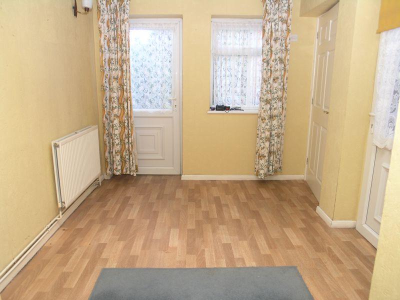 Kinnersley Crescent, Oldbury B69 4 bed terraced house for sale £210,000