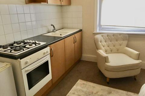 Studio to rent - Strensham Hill, Birmingham B13