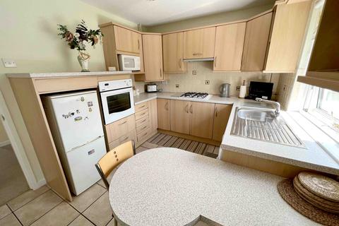 2 bedroom bungalow for sale - North Road, Loughor, Swansea, SA4