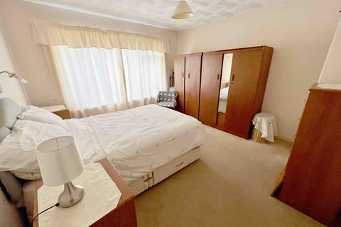 2 bedroom bungalow for sale, North Road, Loughor, Swansea, SA4