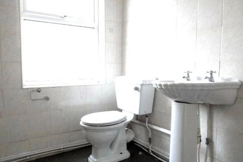 2 bedroom house for sale - Larch Road, Birkenhead, Merseyside, CH42