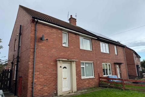 3 bedroom semi-detached house to rent, Ilford Road, Wallsend.  NE28 0LU